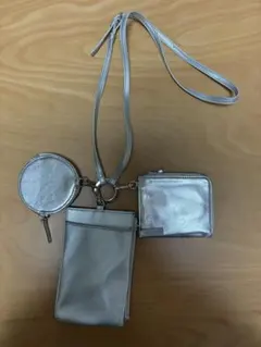 シルバー スマホショルダーバッグ 3コンパートメント