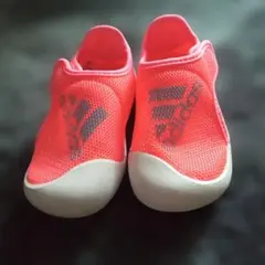adidas ピンク 水遊び用シューズ