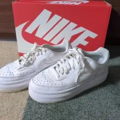 nike コートビジョン スニーカー
