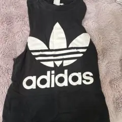 adidas ブラック タンクトップ
