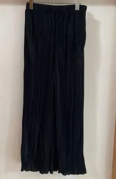 GU ジーユー 黒 プリーツ ワイドパンツ レディース M