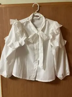 美品☆Amourir girl フリル長袖シャツ 140 白ブラウス