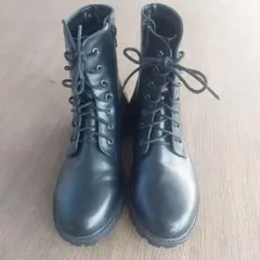 週末セール！ブラックレースアップブーツ