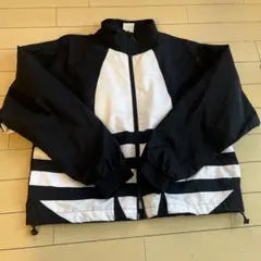 スポーツジャケット 黒と白　adidas