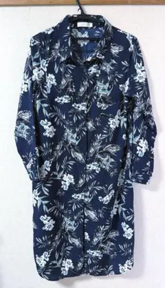 CECIL McBEE 花柄 長袖シャツ ネイビーのサムネイル