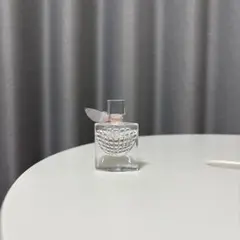LANCÔMEラヴィエベル フラワーズ オブ ハピネス オー ドゥ パルファンのサムネイル