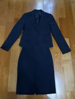 ユニクロ　スーツ　セット　ストレッチ　ジャケット　スカート　ブラック　リクルート