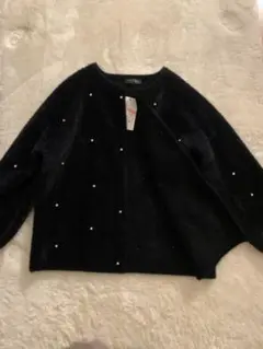 黒 ビジュー装飾 フワフワカーディガン