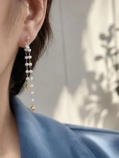 揺れるパールチェーンのロングノンホールピアス／フックピアス