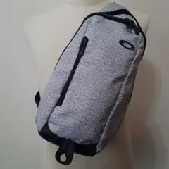 18's OAKLEY One Shoulder Sling Bagのサムネイル