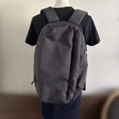 GU シンプル バックパック グレー リュックのサムネイル