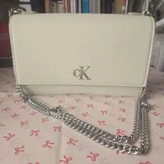 Calvin Klein Jeans フラップチェーンクロスボディバッグのサムネイル