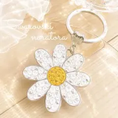 コーチ 白と黄色のお花モチーフ キーホルダー【比較的美品、希少