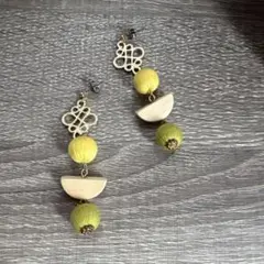 ハンドメイド イエローグリーン ピアス