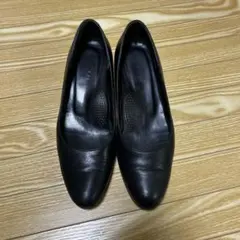 ブラックレザーパンプス 中ヒールのサムネイル