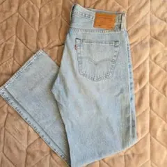 Levi's ライトブルーストレートデニム
