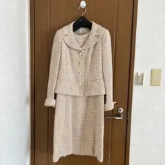 美品 シャルルジョルダンツイード 白ピンク スーツ 36 - メルカリ