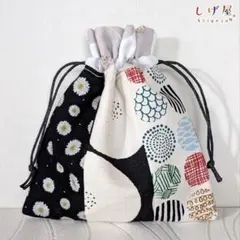 ハンドメイド　巾着袋　小物入れ　ポーチ　スクエアタイプ　あんぱん柄パッチ