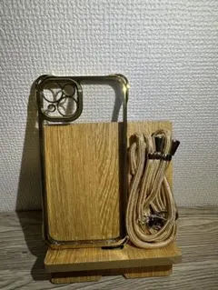 iPhone 15 plusゴールドケース ストラップ付き