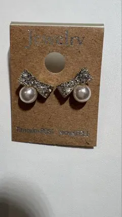 リボン型パール付きピアス