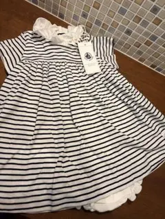 【SALE】プチバトーストライプロンパース（フリル付き）