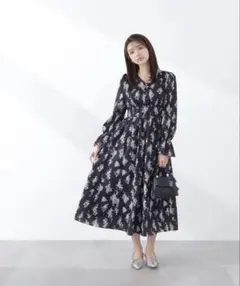 今期物ROPORTION BODYDRESSINGフラワープリントワンピース
