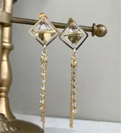 エジプト　【再販】黄金のピラミッド　サージカルステンレス　スワロフスキーチェーン