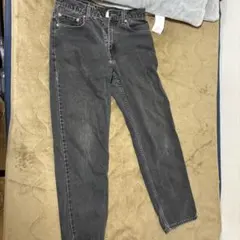 Levi's ダークグレー ストレートジーンズ