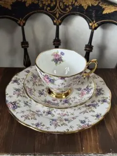 新品未使用、箱付き★希少:ロイヤルアルバート100周年記念ティーフォーワンセット