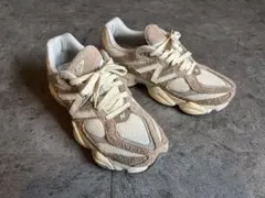 11/19〜11/24 値下げNew Balance 9060 ベージュ