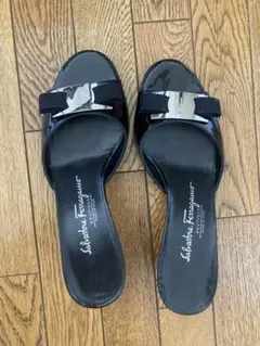 Salvatore Ferragamo ブラック ミュールサンダル