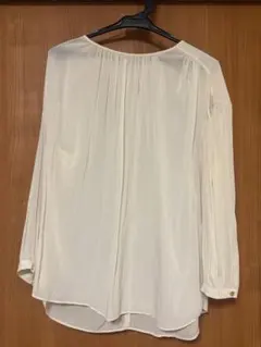 UNTITLED シフォンブラウス