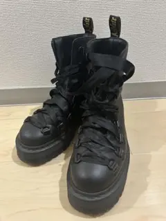 ドクターマーチン　ブーツ　厚底　TREVONNA