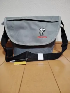 スヌーピー かぶせショルダーバッグ