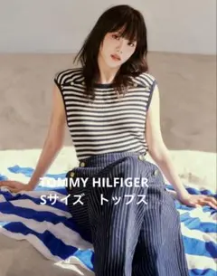 【JISOO着用】ゴールドボタンスクエアネックトップ　トミーヒルフィガーのサムネイル