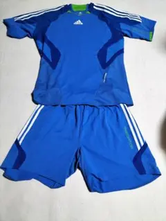 【美品】adidas PREDATOR サッカーウェア 上下セットのサムネイル