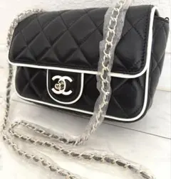CHANEL ブラックショルダーバッグ　ノベルティ　バッグ　ミニショルダー