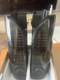 ハイエース200系 バレンティ スモーク LEDテールライト