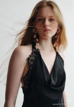 H&M サテンホルターネックワンピース