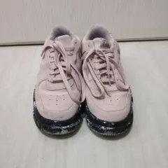 Nike Air Force 1 ピンクスエードスニーカーマーブルソールのサムネイル