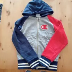 Champion フード付きパーカー 140中古品