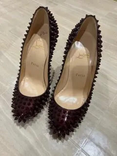 Christian Louboutin スタッズ パンプス ボルドー - メルカリ