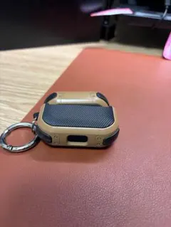 AirPods Pro用 耐衝撃ケース カラビナ付き タンカラーのサムネイル