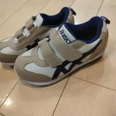 アシックス スクスク スニーカー