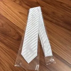 ホワイト ストライプ ネクタイ