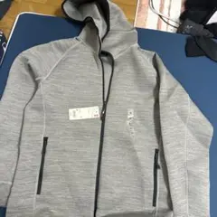 最後の値引きグレー Mサイズ パーカー