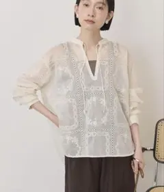 最終お値下げ＊AMERICAN HOLIC スキッパー　レース刺繍　ブラウスのサムネイル
