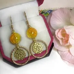 新品未使用 大きめイエローガラス玉×ゴールドサークル ピアス