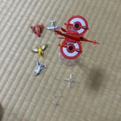 ミニチュア戦闘機 フィギュア セット カプセルトイのサムネイル