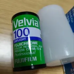 FUJIFILM Velvia 100 120フィルムのサムネイル